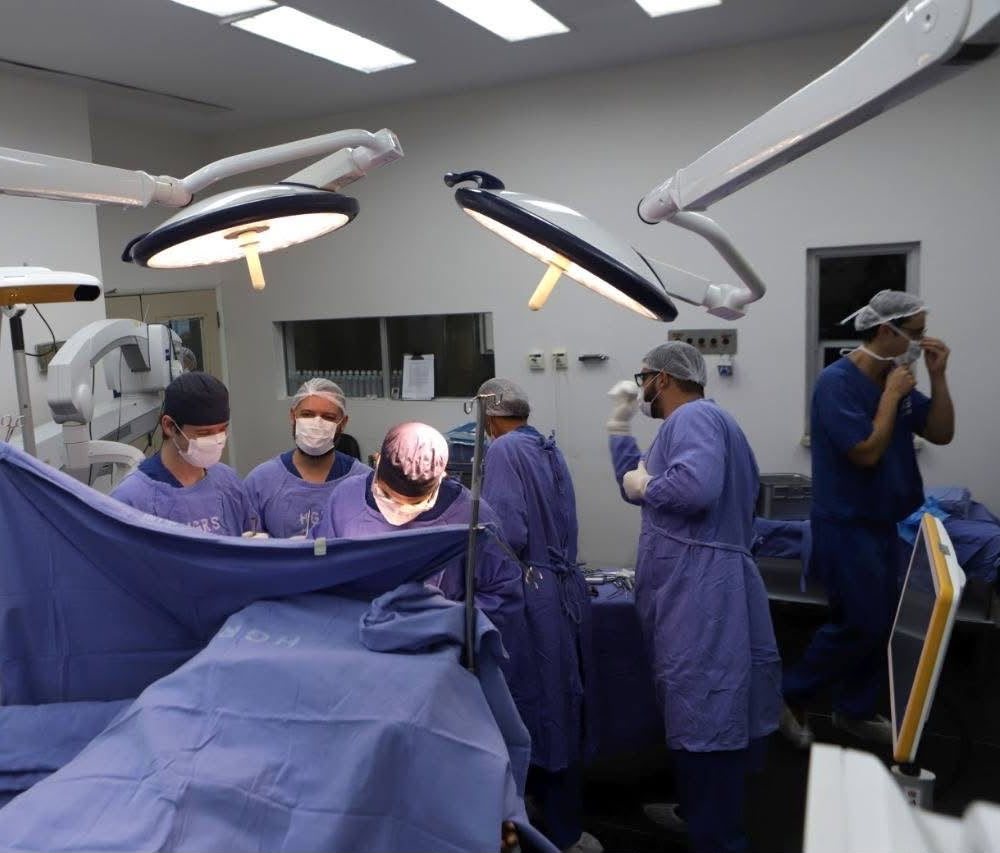 Sala cirúrgica do serviço de neurocirurgia do Hospital Geral Roberto Santos