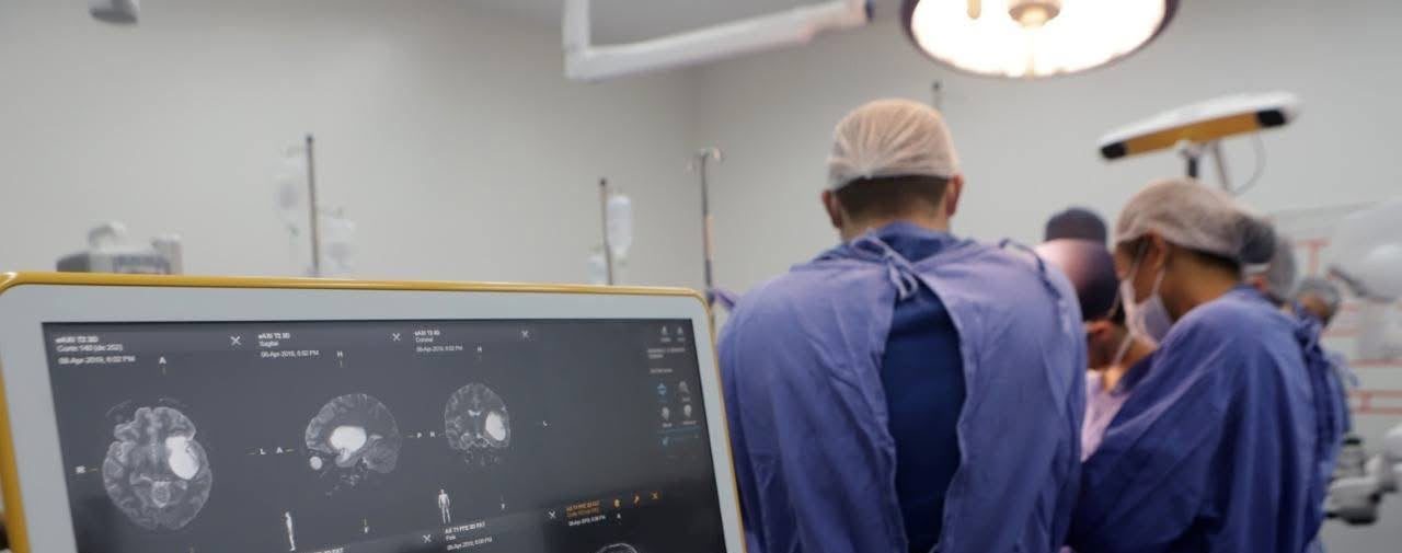 Neuronavegação durante cirurgia no serviço de neurocirurgia
